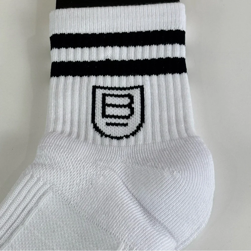NWT Strideline crew sock Arch Support moisture wicking M/L M 8-12 W 9.5-13.5